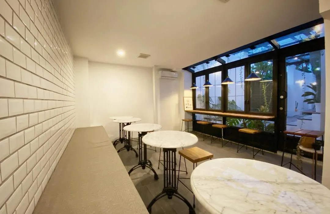 Loewys Home Tanjung Duren Jakarta Barat-1