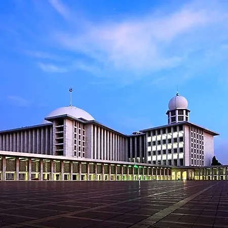 Triniti Hotel Gajah Mada-2